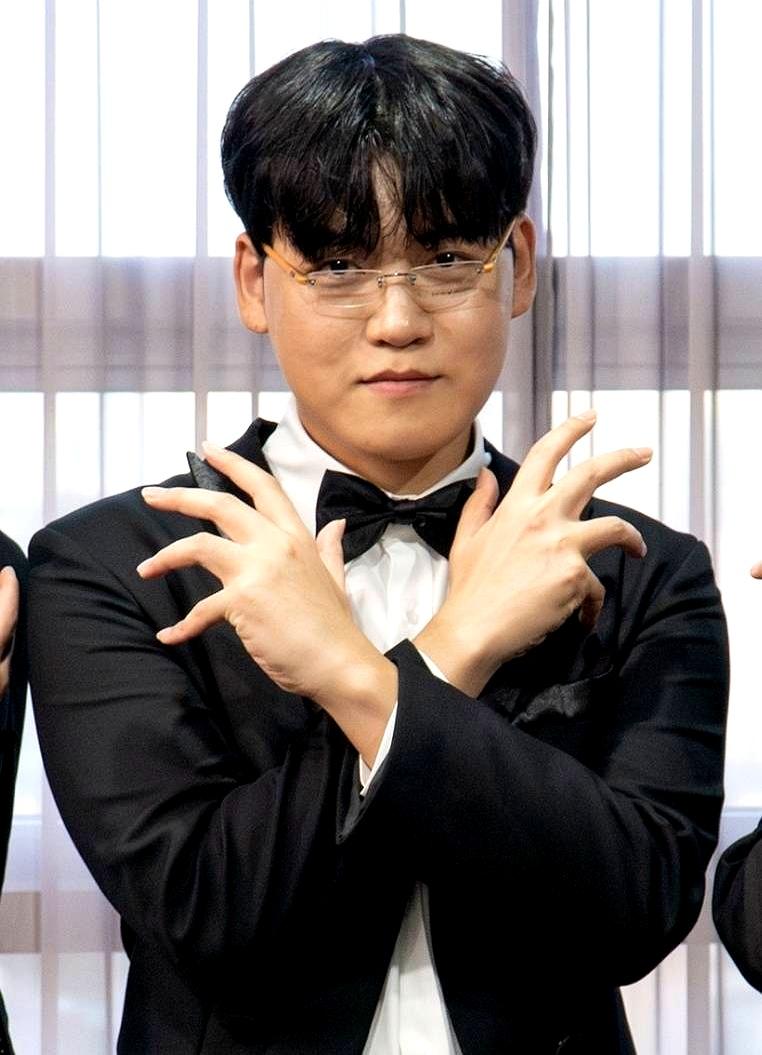 Faker在德国队比赛中重要助攻，晋级下一阶段引发热议！