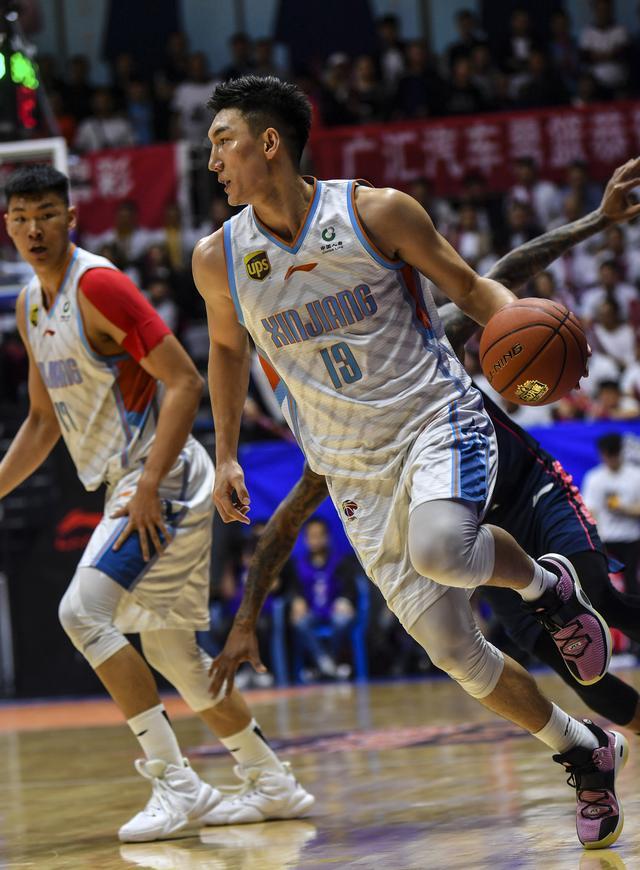 包含今晨新疆广汇调整名单以备NBA总决赛里昂内部会议纪要流出——赛前外线爆发，媒体一致点评：梅西与70激战拜仁分钟的词条